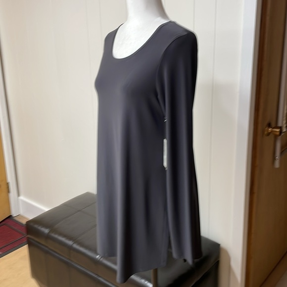 Sympli Go to Classic Tunic long sleeve. Charcoal - Picture 2 of 13